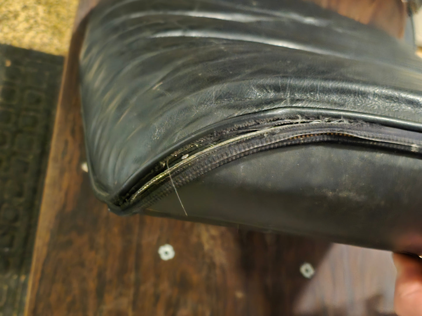 Heman Miller Charles Eames Lounge Chair, Original 2nd gen "White Medallion", - Brazilian Rosewood