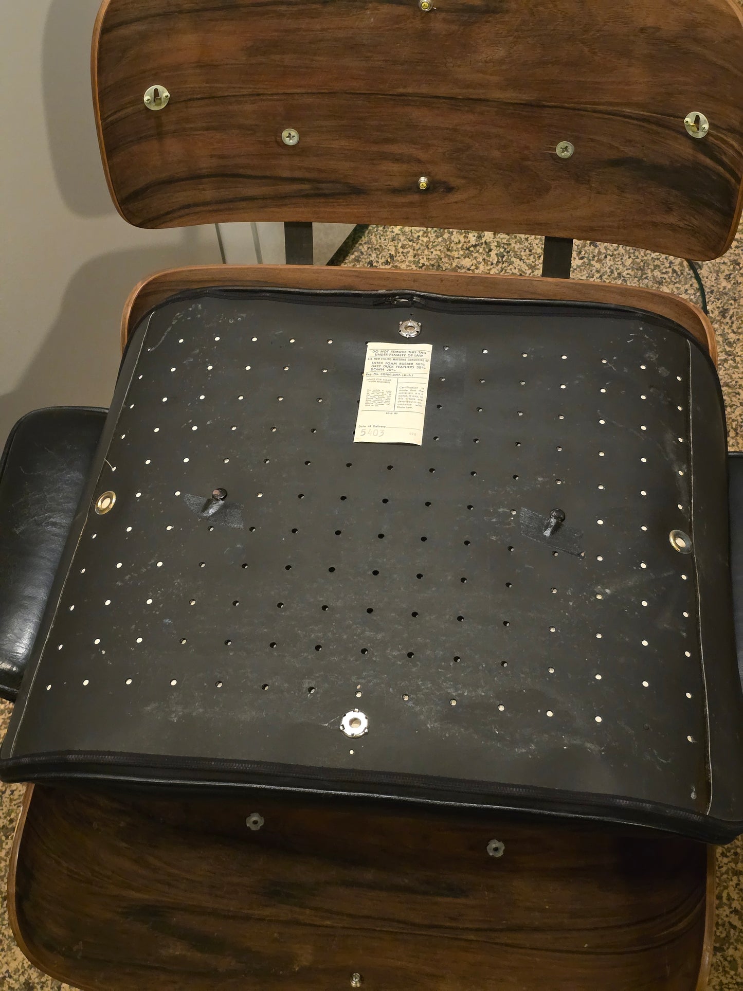 Heman Miller Charles Eames Lounge Chair, Original 2nd gen "White Medallion", - Brazilian Rosewood