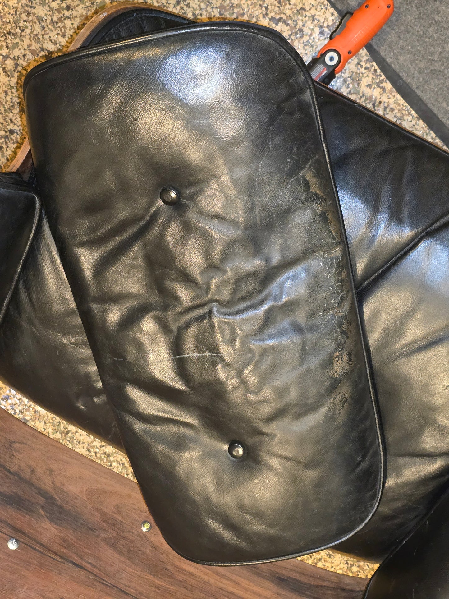 Heman Miller Charles Eames Lounge Chair, Original 2nd gen "White Medallion", - Brazilian Rosewood