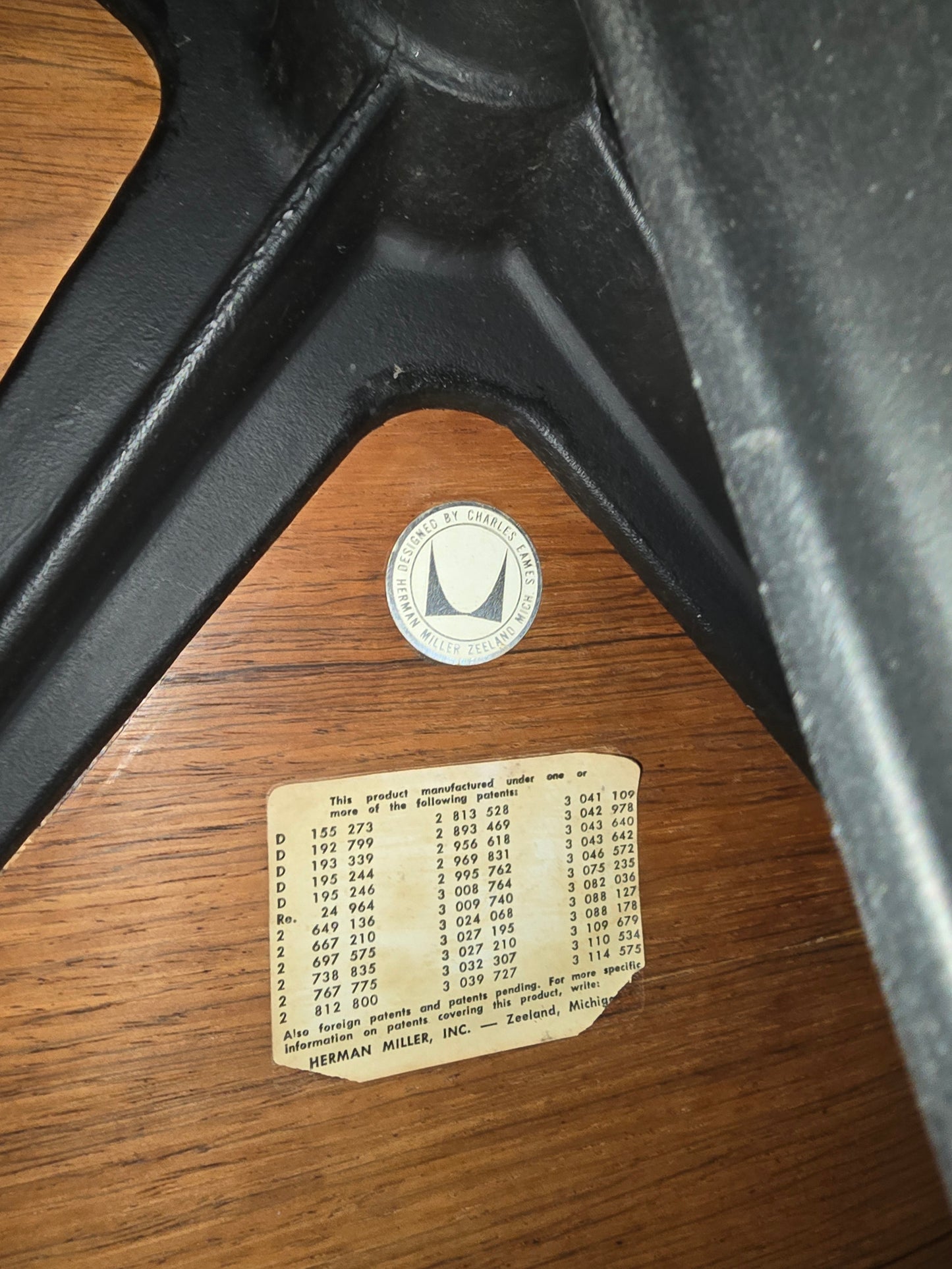 Herman Miller Eames Lounge Chair, 2nd Generation, 1970 White Medallion, Authentic, Original, Michigan,Wood akaarmament.com
