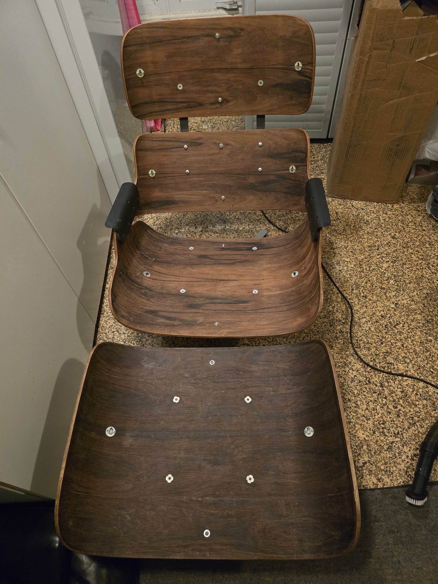 Herman Miller Eames Lounge Chair, 2nd Generation, 1970 White Medallion, Authentic, Original, Michigan,Wood akaarmament.com