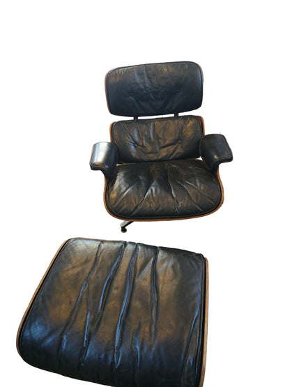 Herman Miller Eames Lounge Chair, 2nd Generation, 1970 White Medallion, Authentic, Original, Michigan, akaarament.com