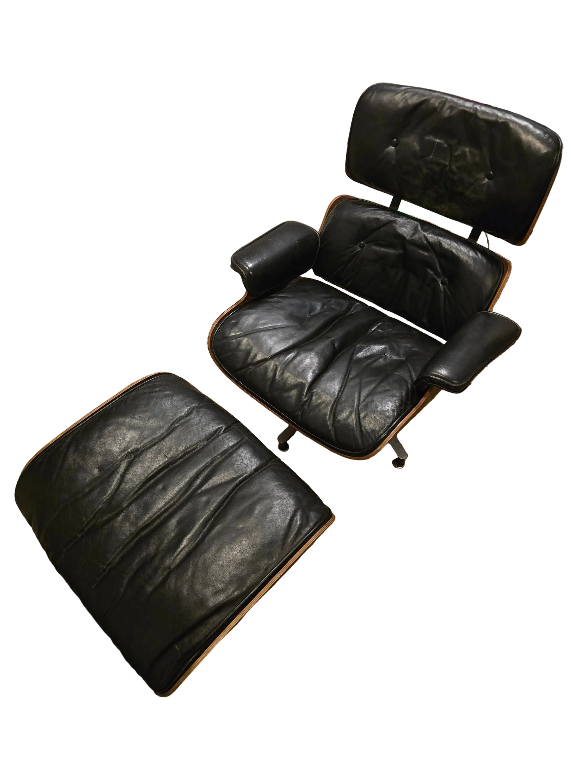 Hermin Miller Eames Lounge Chair, 2nd Generation, 1970 White Medallion, Authentic, Original, Michigan, akaarament.com