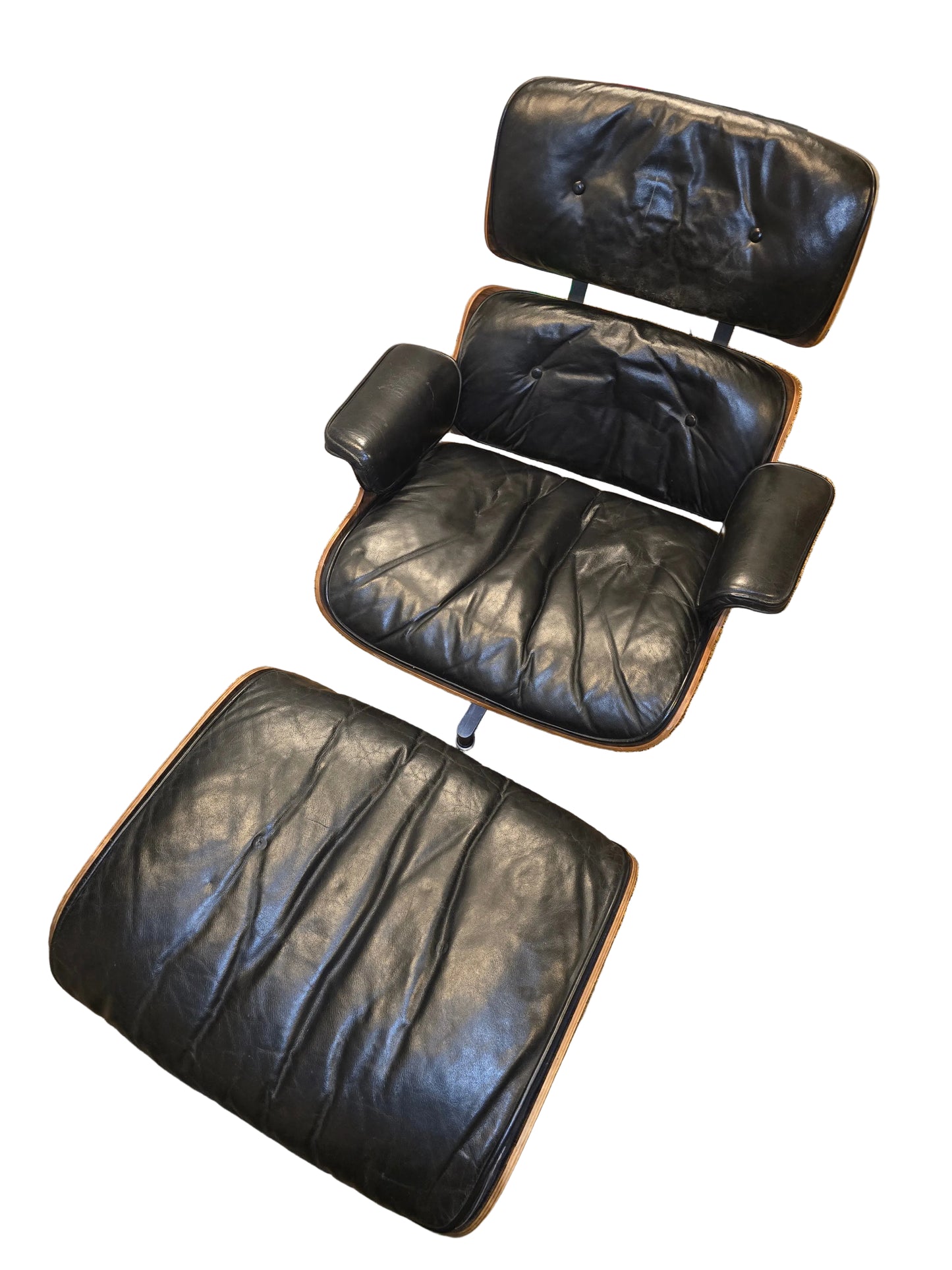 Hermin Miller Eames Lounge Chair, 2nd Generation, 1970 White Medallion, Authentic, Original, Michigan, akaarament.com