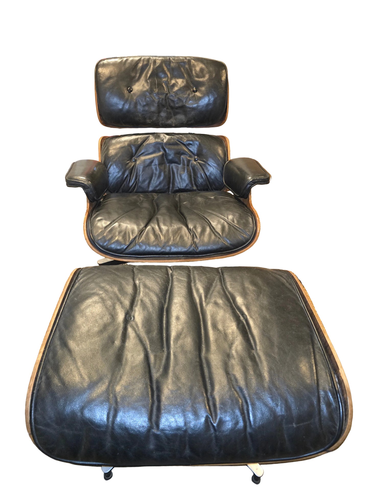Hermin Miller Eames Lounge Chair, 2nd Generation, 1970 White Medallion, Authentic, Original, Michigan, akaarament.com